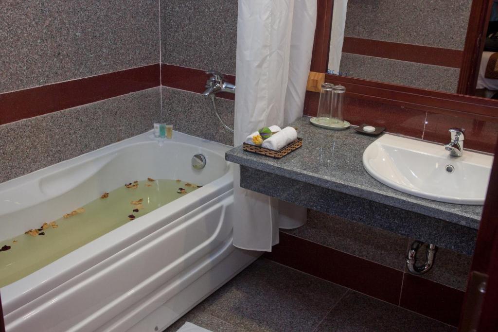 Dlgl - Dung Quat Hotel Quang Ngai Room photo